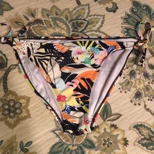 Women’s bikini bottoms